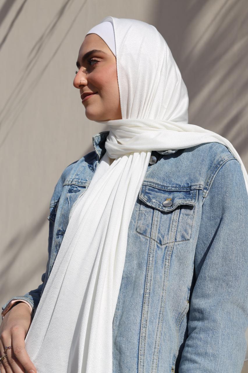 Offwhite shimmery Scarf